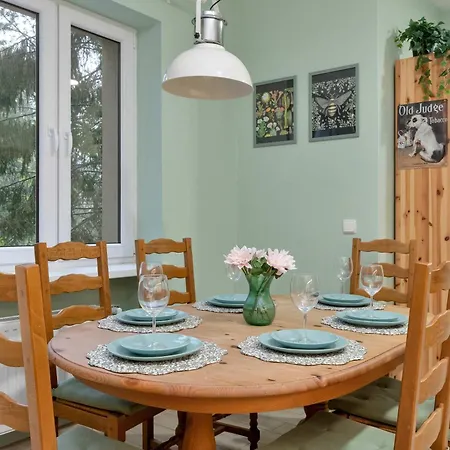 Przestronny Dla 8 Osob W Spokojnej Okolicy By Renters *
